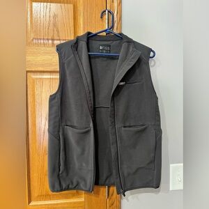 FIGS Deep Charcoal On Shift Fleece Vest